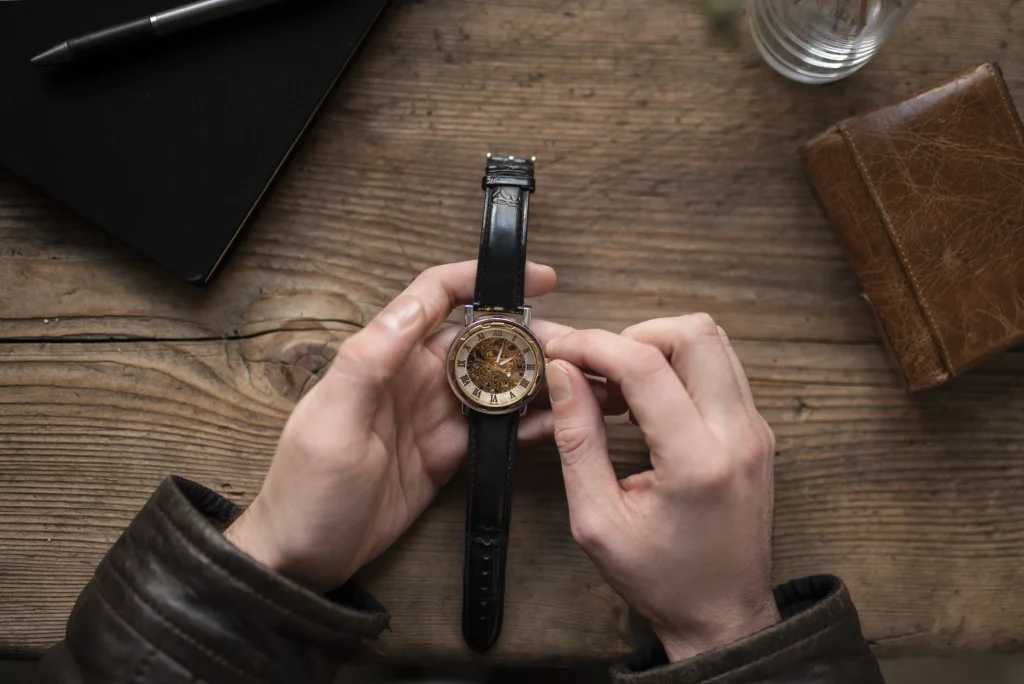 Classic Watch Set with Leather Strap Michael Kennedy همه چیز درباره ساعتهای کلاسیک همه چیز درباره ساعتهای کلاسیک